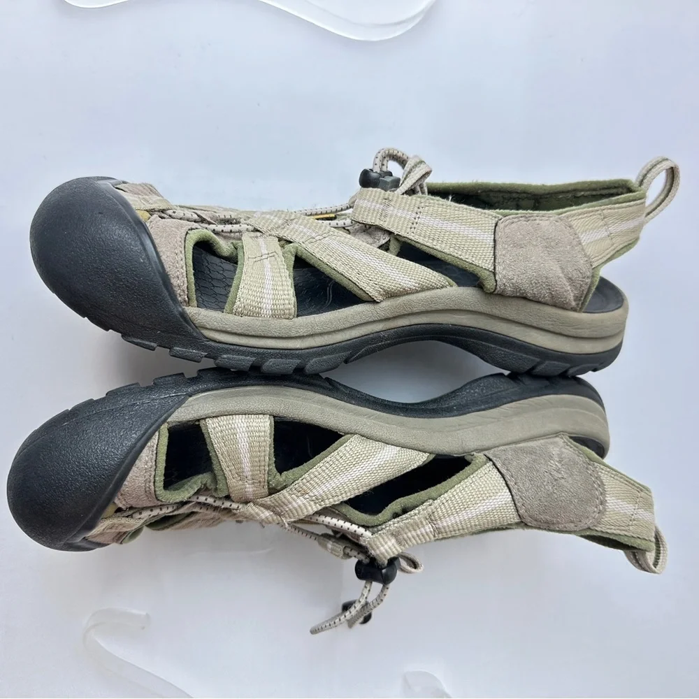 Keen‎ Hybrid Hiking  Sandals in Olive and Beige.